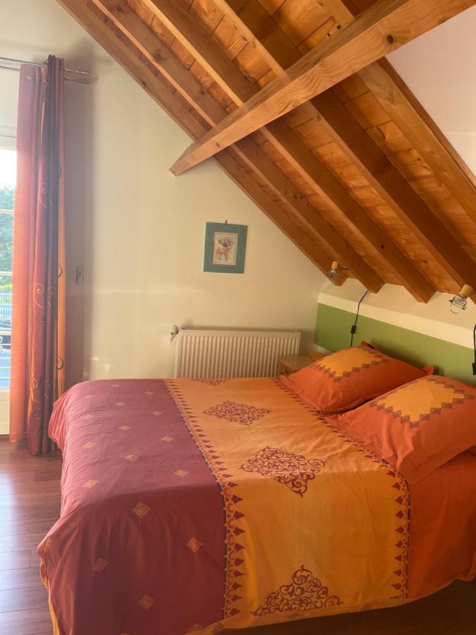 Les Gites De La Maison Bleue D'Estialescq Bagian luar foto