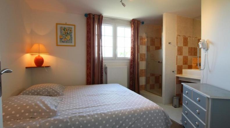 Les Gites De La Maison Bleue D'Estialescq Bagian luar foto