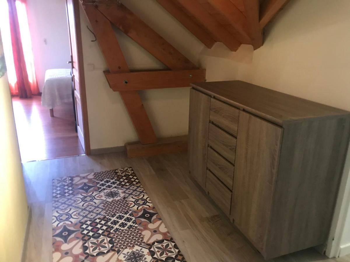 Les Gites De La Maison Bleue D'Estialescq Bagian luar foto
