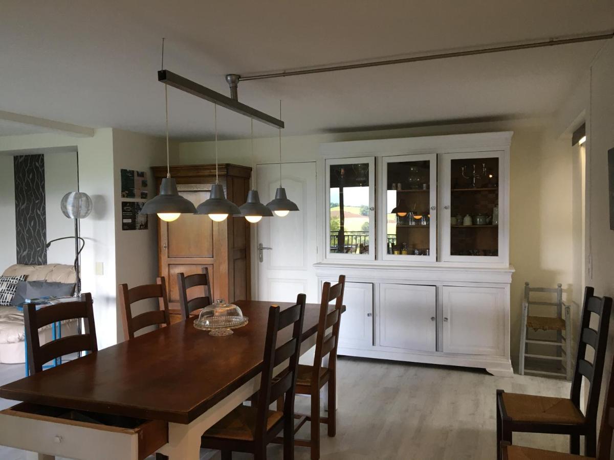 Les Gites De La Maison Bleue D'Estialescq Bagian luar foto