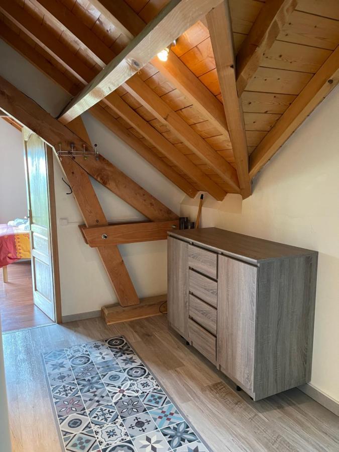 Les Gites De La Maison Bleue D'Estialescq Bagian luar foto