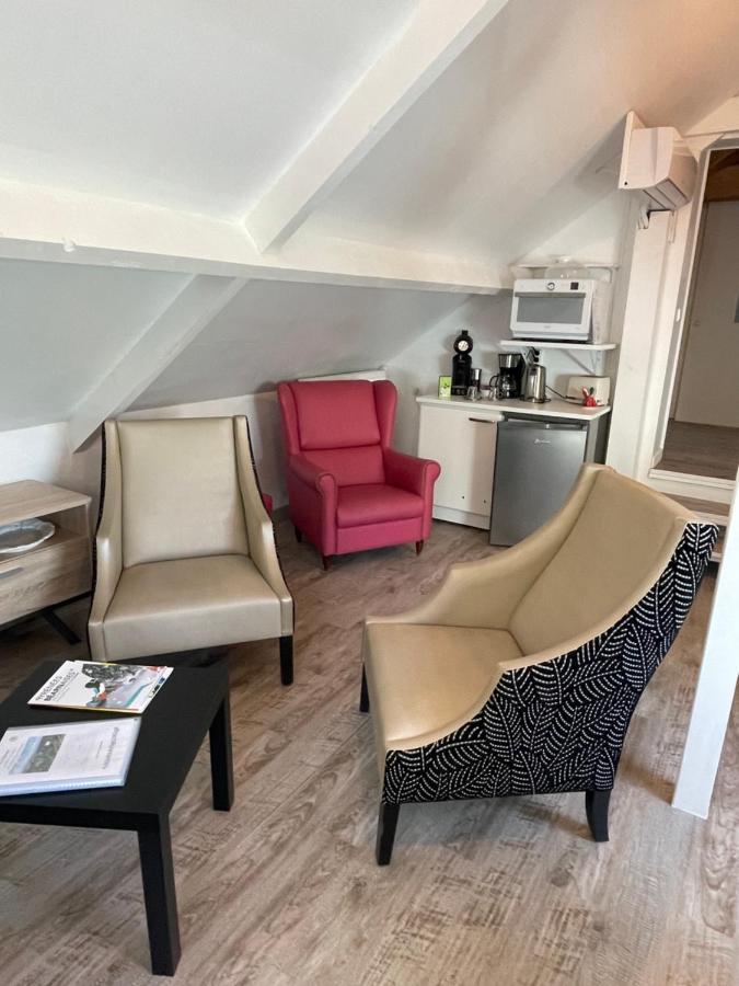 Les Gites De La Maison Bleue D'Estialescq Bagian luar foto