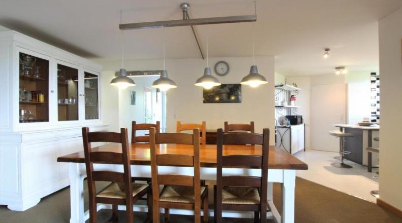 Les Gites De La Maison Bleue D'Estialescq Bagian luar foto
